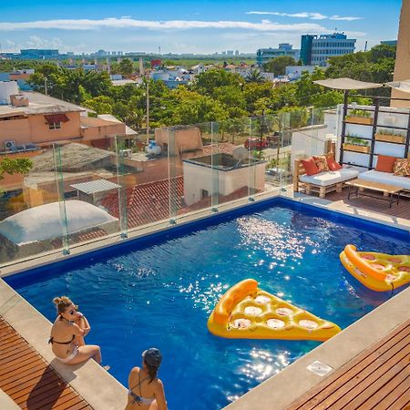 Nomads Hotel, Hostel & Rooftop Pool Канкун Экстерьер фото