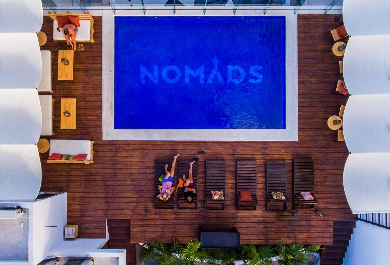 Nomads Hotel, Hostel & Rooftop Pool Канкун Экстерьер фото